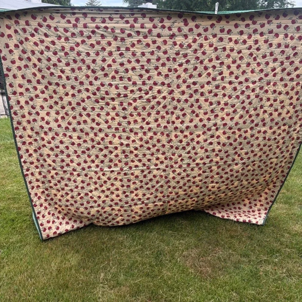 Vtg Hand Stitched Maple Leaf Patchwork Quilt Green Cream 75x75 Farmhouse Country